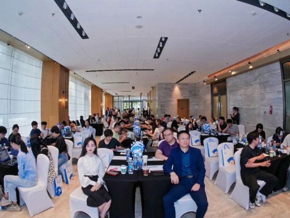 从"听趋势"到“验路径”，70+大湾区企业在Engage深圳站找到了AI落地答案