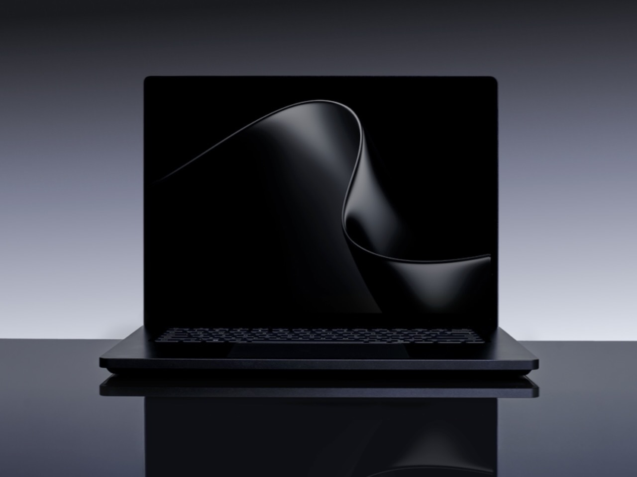 微软为 Surface Laptop Ultra 笔记本发布首个固件更新，修复屏幕闪烁、重启耗时过长问题