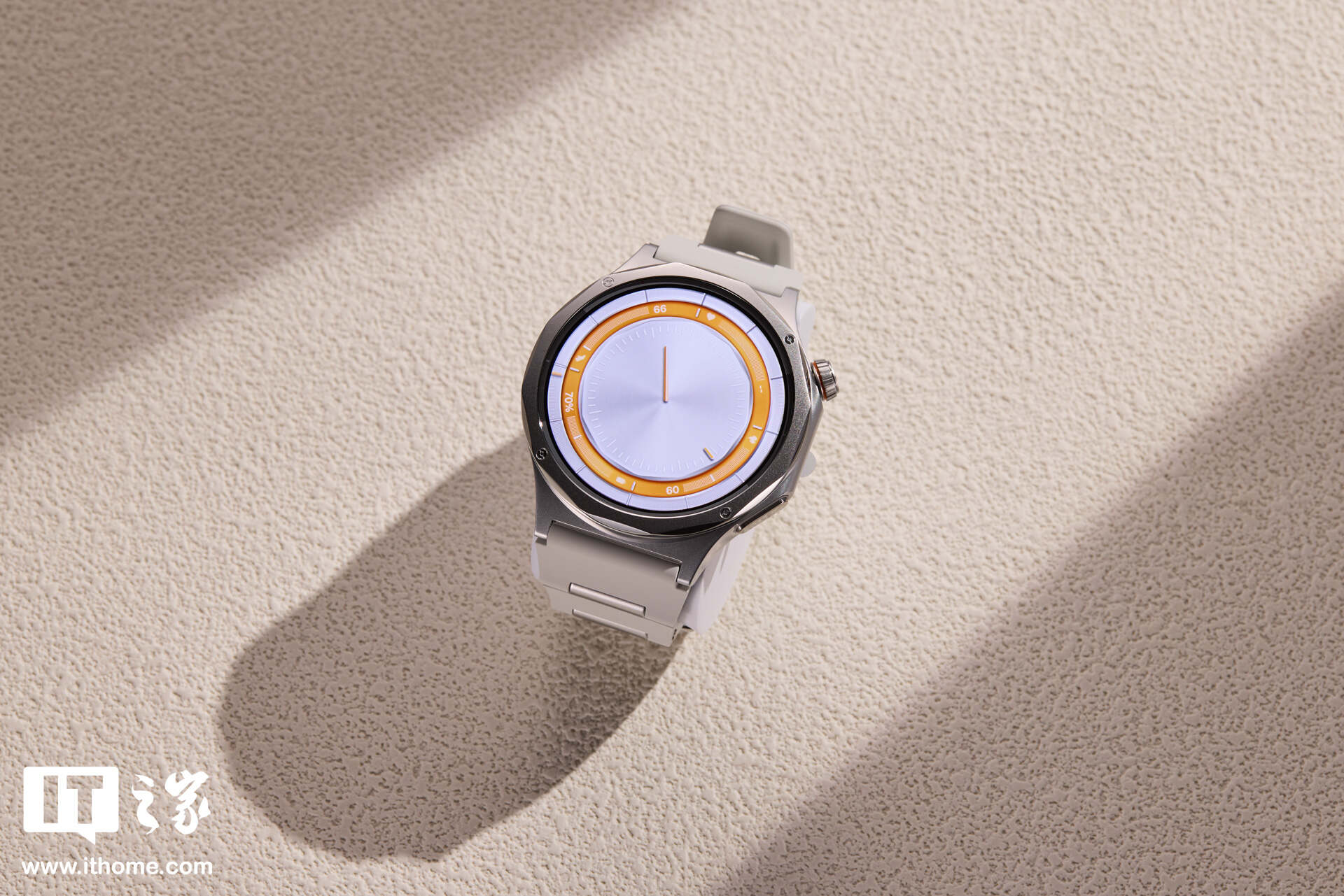 【IT之家开箱】OPPO Watch X3 图赏：TC4 钛合金遇上金属竹节表带，寰月钛更显精致