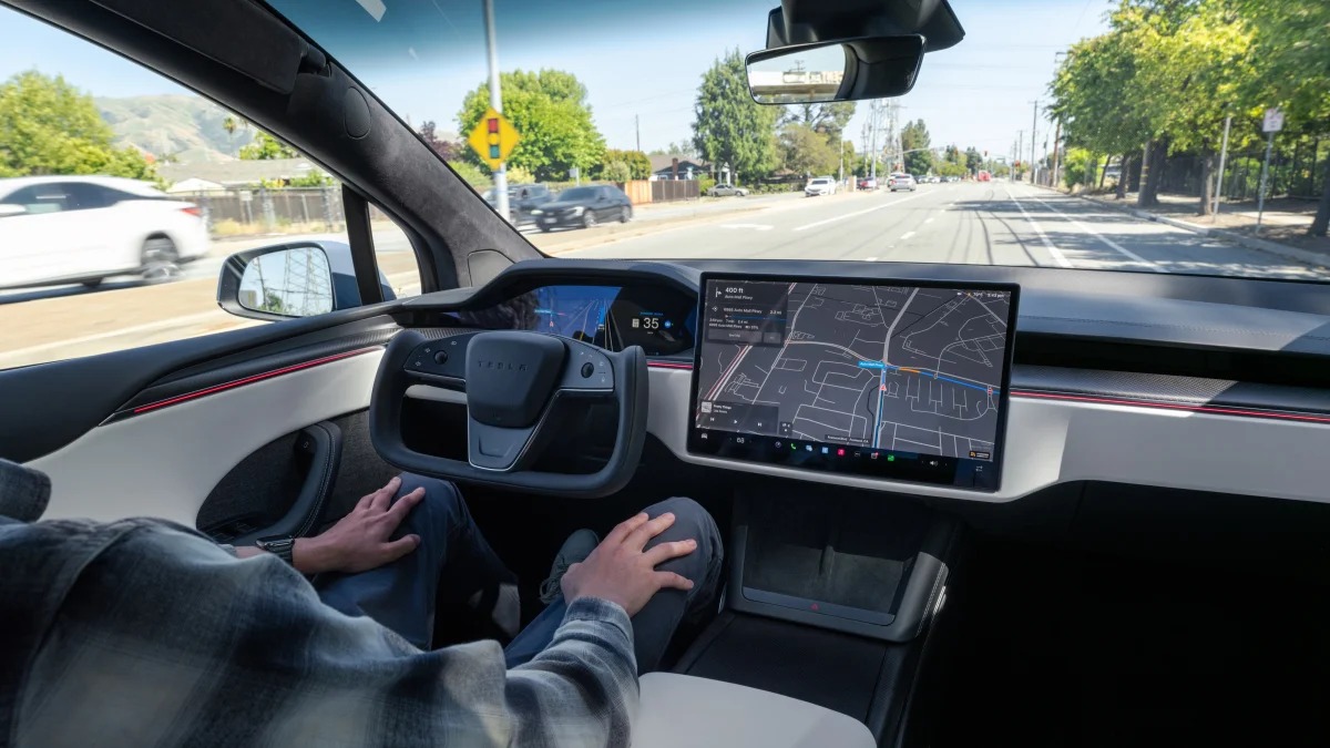 特斯拉向北美 HW3 版 Model S/X 推送 FSD v14.2 Lite