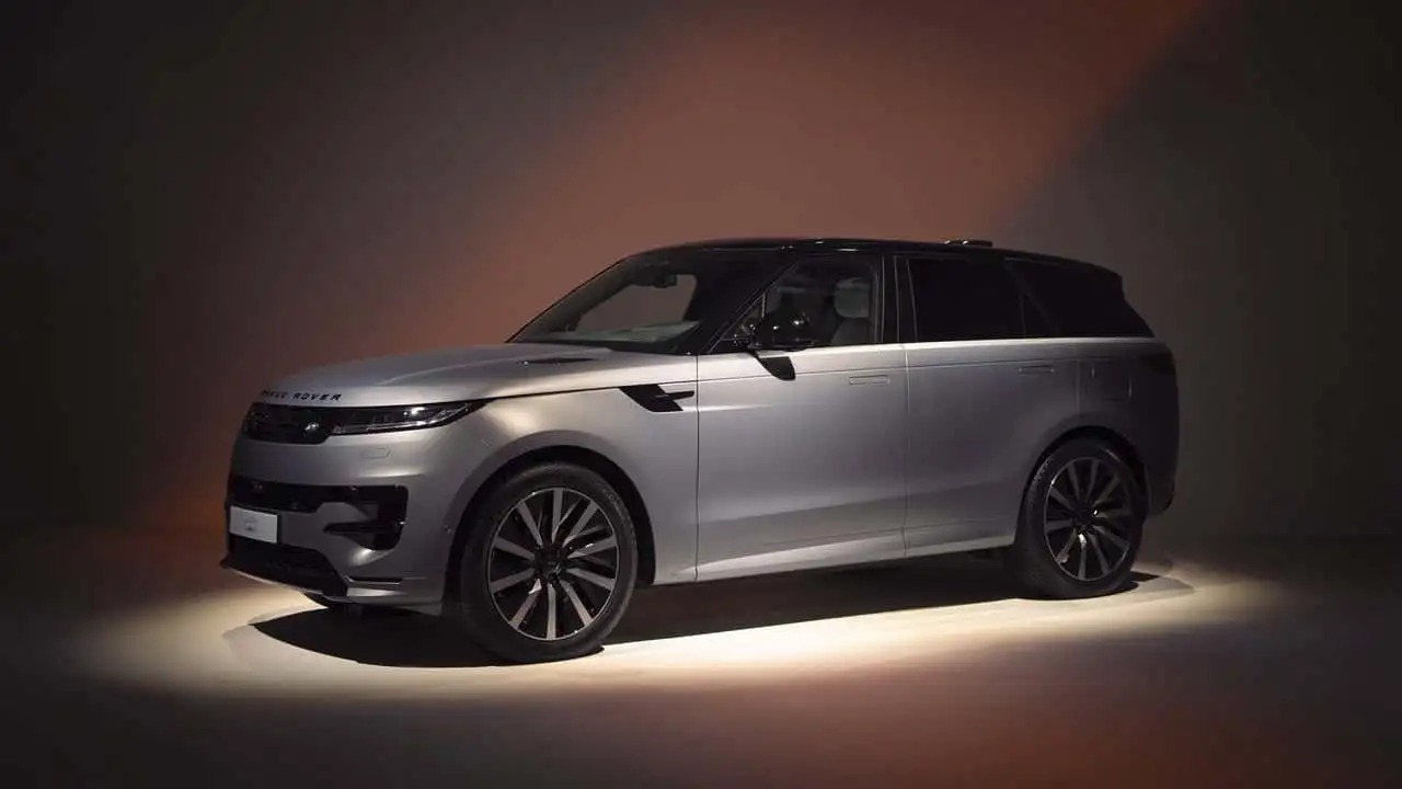 路虎揽胜运动纯电版发布：800V 高压平台，WLTP 续航 609km